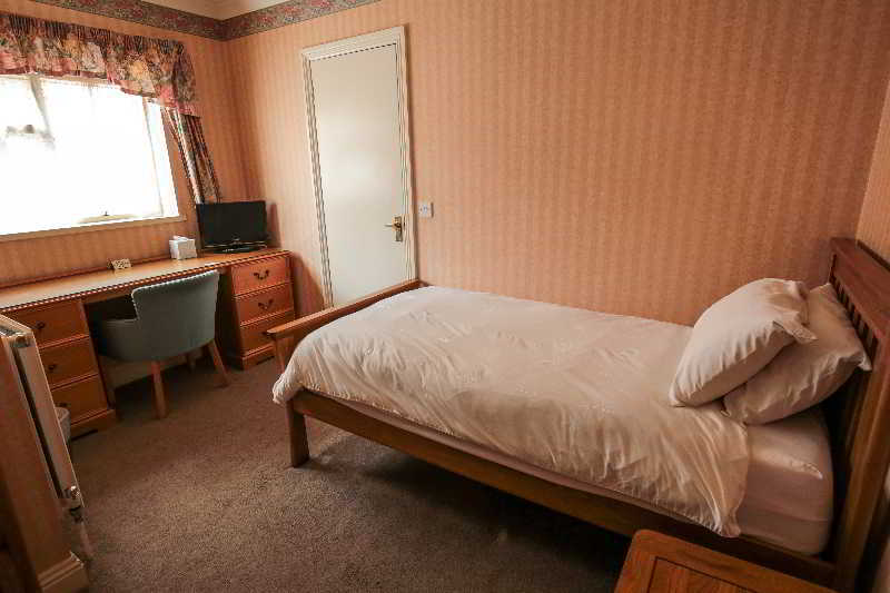Fernbank Hotel Basingstoke Buitenkant foto