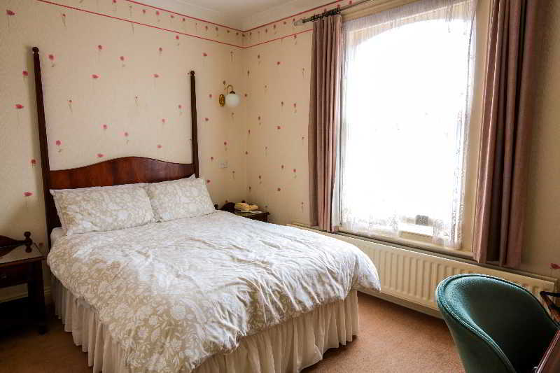 Fernbank Hotel Basingstoke Buitenkant foto