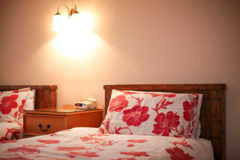 Fernbank Hotel Basingstoke Buitenkant foto