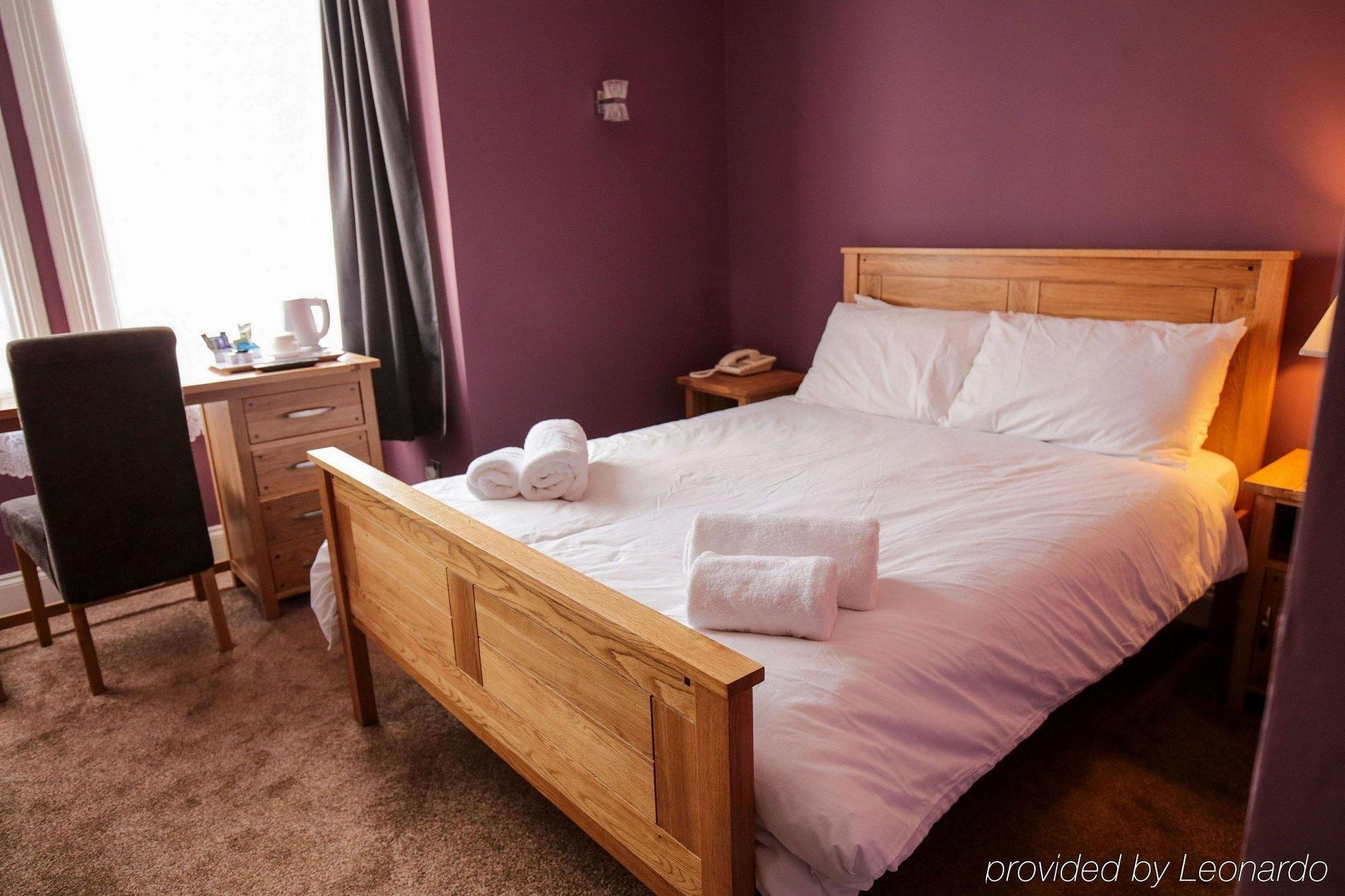 Fernbank Hotel Basingstoke Buitenkant foto