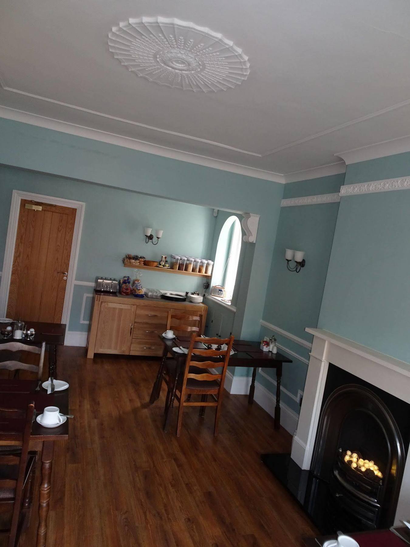 Fernbank Hotel Basingstoke Buitenkant foto