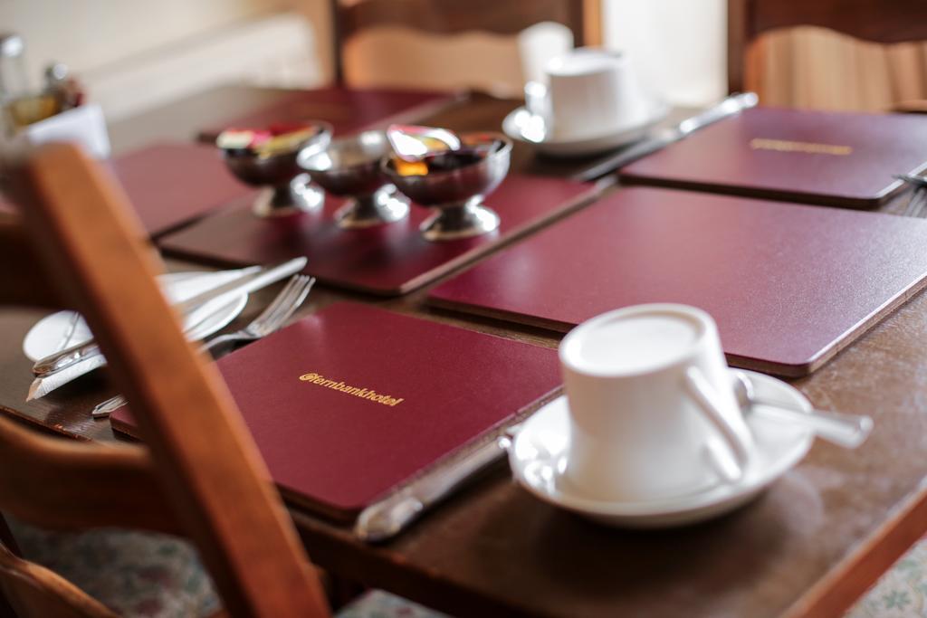 Fernbank Hotel Basingstoke Buitenkant foto